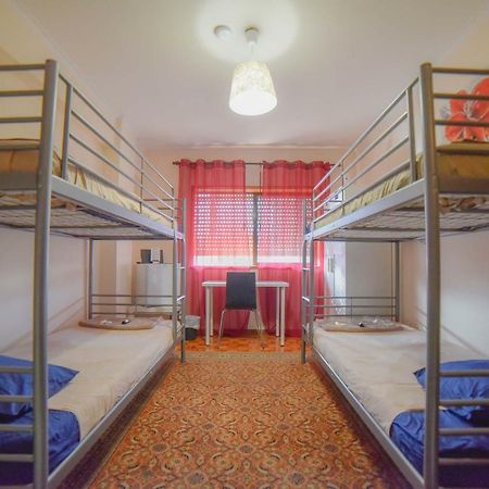 Quarto Com 4 Camas Porto Exterior foto